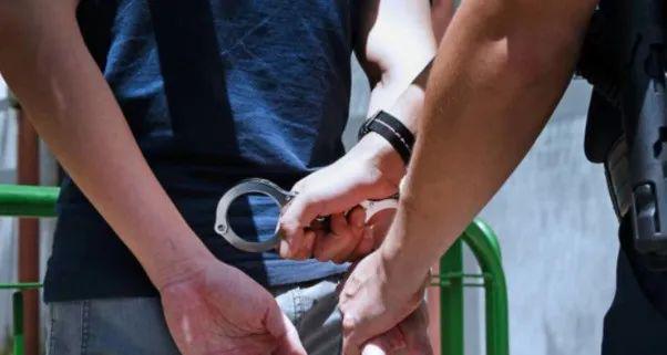 东西！已有人入境时被捕、被判坐牢20周…米乐m6登录入口来新加坡千万不要带这些(图12)