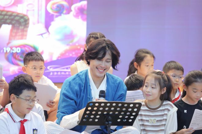 工厂”首次搬来上海糖果大王的“魔法(图1)